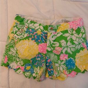 Lilly Pulitzer  Green Floral Scallop-Hem Shorts size 2